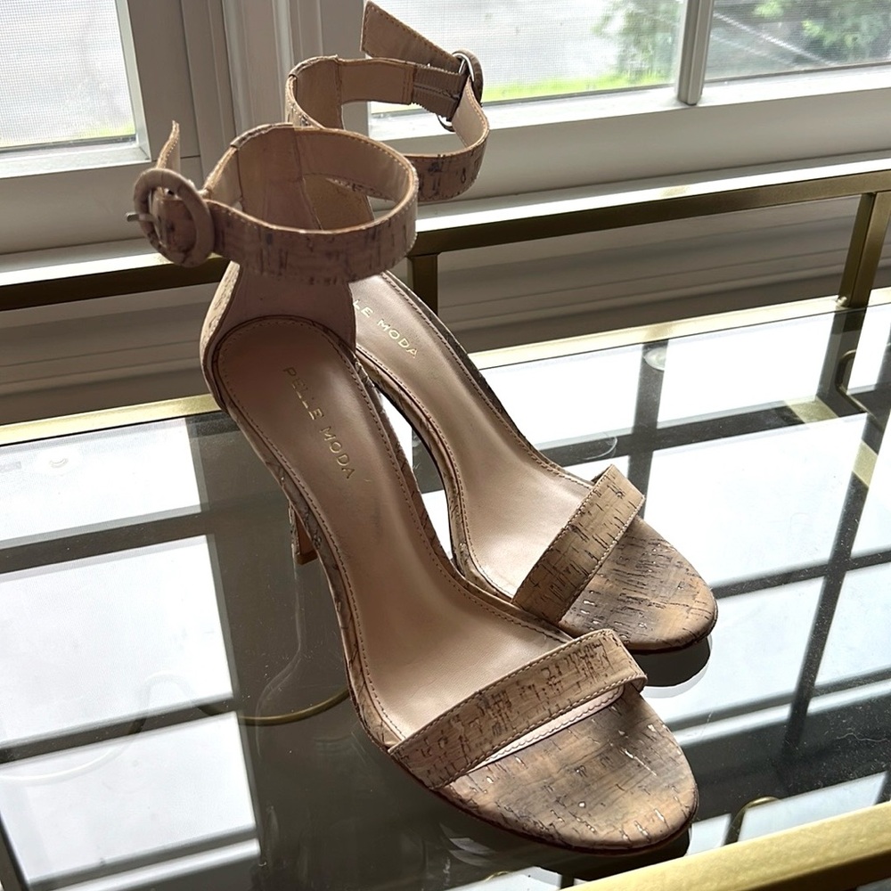 Pelle Moda Kallie White Washed Cork Heels Size 8